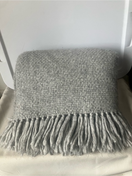 Jenni Kayne Other - Jenni Kayne Alpaca Blend Heather Light Gray Basketweave Fringe Thick Throw AS IS